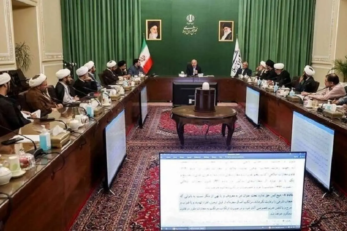 «نشست حجاب» بدون حضور حتی یک خانم!