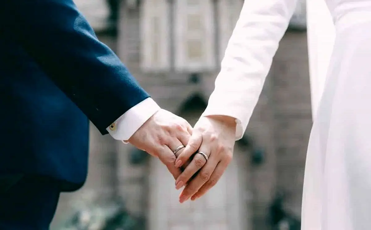 (عکس) ازدواج پسر ۳۵ ساله مصری با زن ۸۰ ساله انگلیسی!