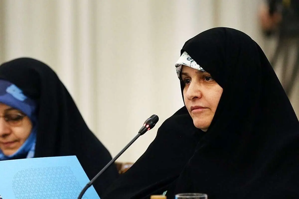 (ویدئو) بازدید همسر رئیسی از آرامگاه هوگو چاوز