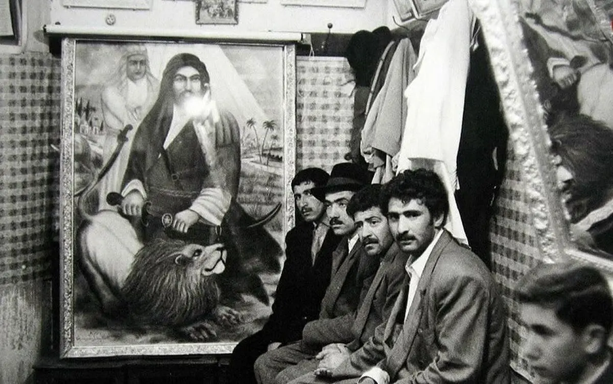 عکسی منحصر به فرد از یک کبابی در بازار تهران در سال ۱۳۵۷