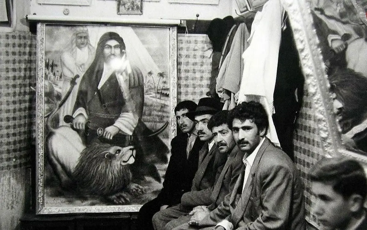 عکسی منحصر به فرد از یک کبابی در بازار تهران در سال ۱۳۵۷