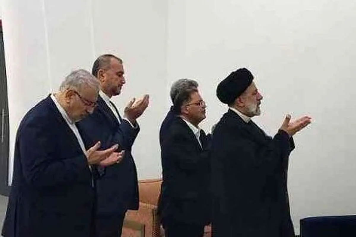 (تصویر) اقامه نماز رئیسی در کاخ ریاست جمهوری نیکاراگوئه