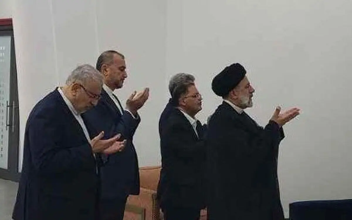 (تصویر) اقامه نماز رئیسی در کاخ ریاست جمهوری نیکاراگوئه