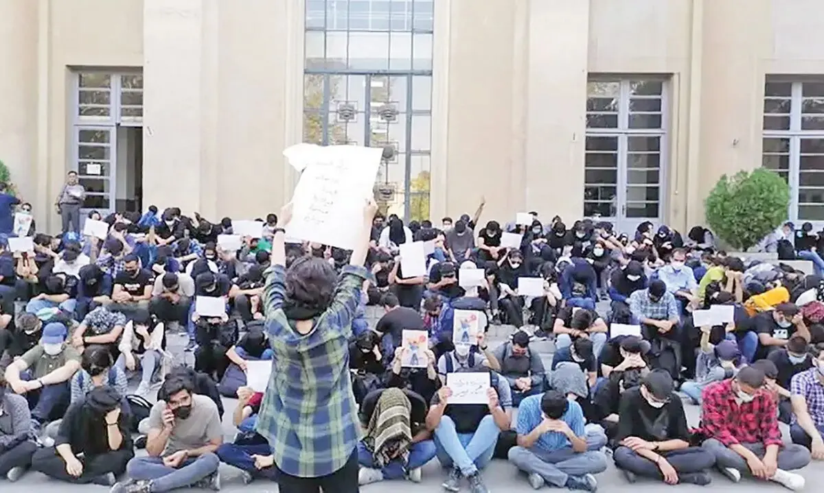 اعتراض دانشجو ممنوع؟