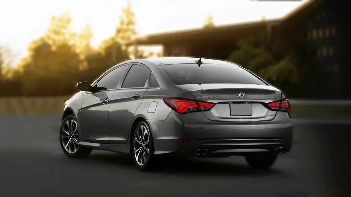 (ویدیو) قیمت باورنکردنی سوناتا مدل ۲۰۱۴ در دبی!