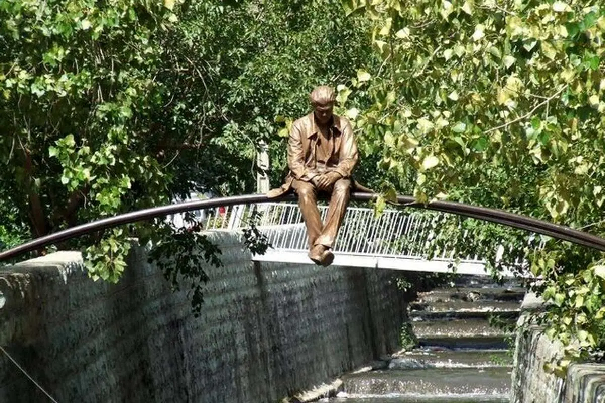 سر مجسمه معروف در سیدخندان دزدیده شد