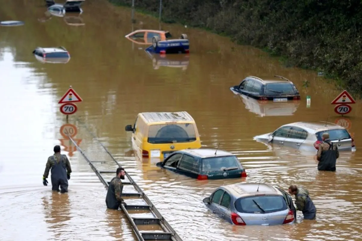 (ویدئو) نجات دلهره‌آور بانوی زنجانی از سیل