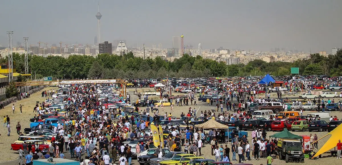 شادی در همایش خودروهای کلاسیک، صدای وزیر ورزش را درآورد