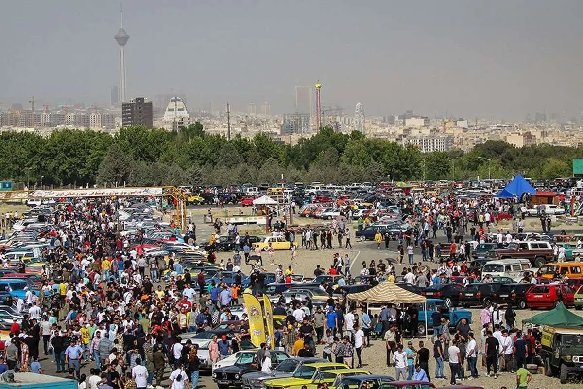 شادی در همایش خودروهای کلاسیک، صدای وزیر ورزش را درآورد