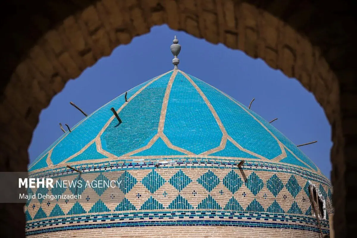 (تصاویر) ریزش بخشی از گنبد مسجد تاریخی امیرچقماق