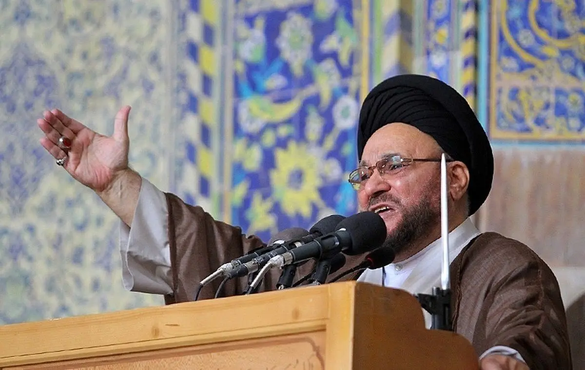 امام جمعه اصفهان: مردم نگران رفتار‌های زننده غیراسلامی هستند