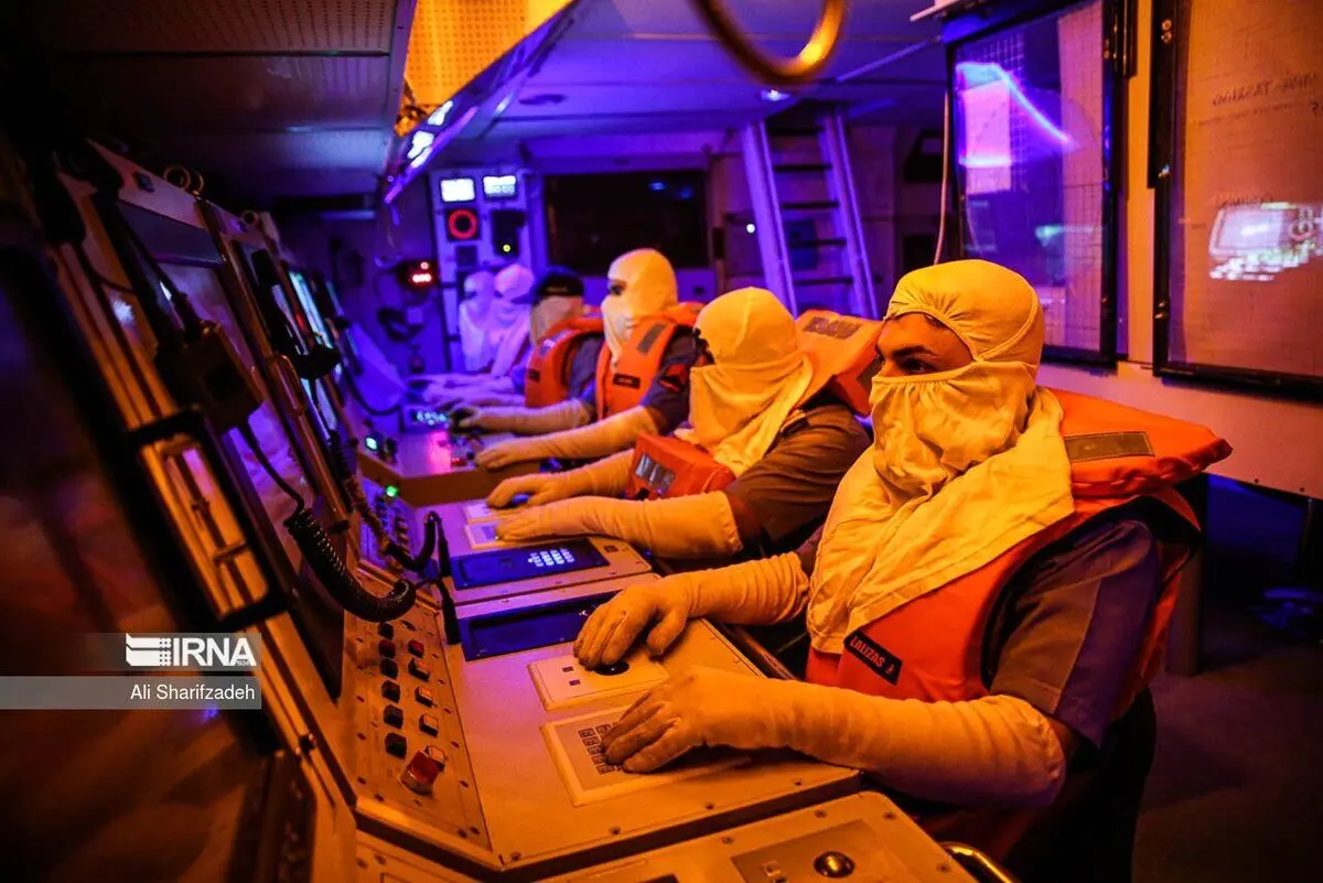 (تصاویر) ناوشکن در دریا