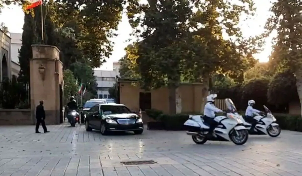 (ویدئو) اسکورت وزیر خارجه عربستان در تهران