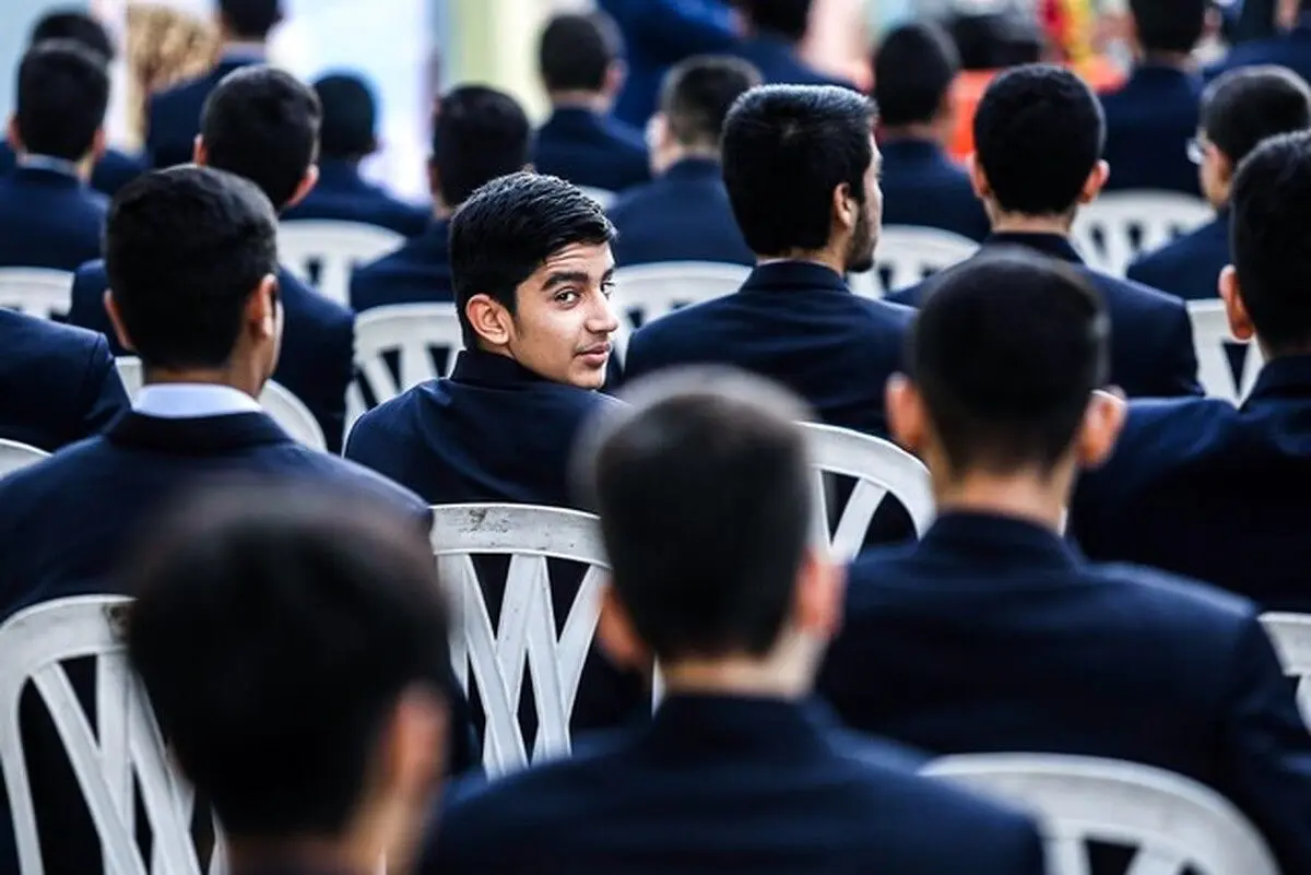 ثبت‌نام دانش‌آموزان پایه هفتم از اول تیر و پایه دهم نیز از نیمه تیر آغاز می‌شود