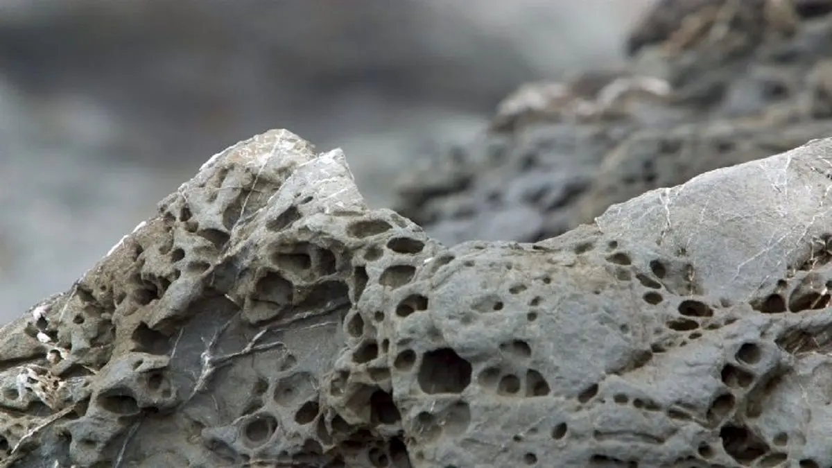 (ویدیو) اثر فرسایشی آب روی سنگ سخت در سه زمان مختلف