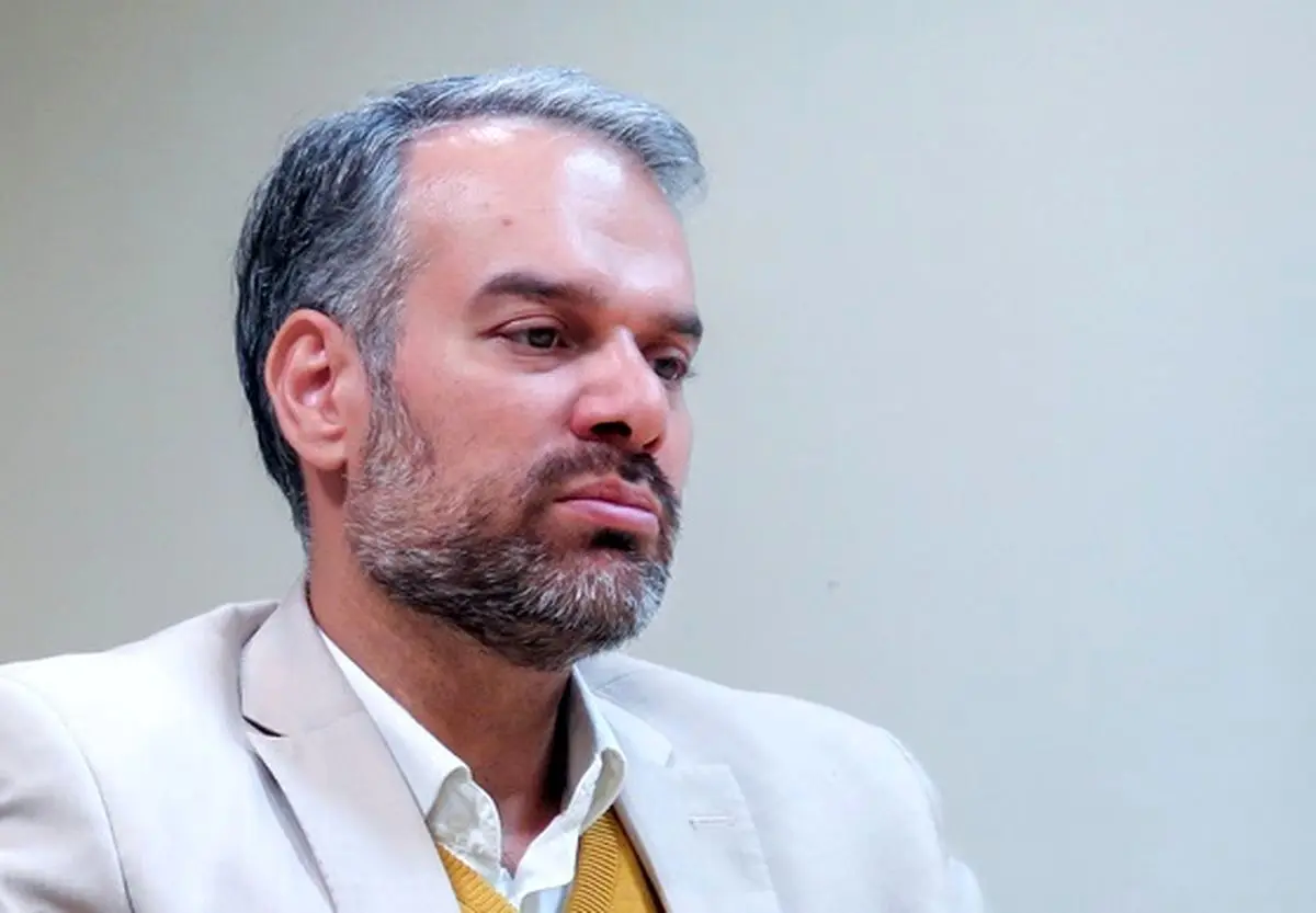 نماینده مجلس: دولت اگر می‌خواهد قیمت خودرو ارزان نشود، به طور رسمی اعلام کند