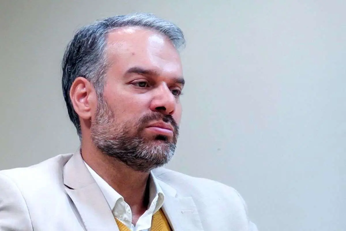 نماینده مجلس: دولت اگر می‌خواهد قیمت خودرو ارزان نشود، به طور رسمی اعلام کند