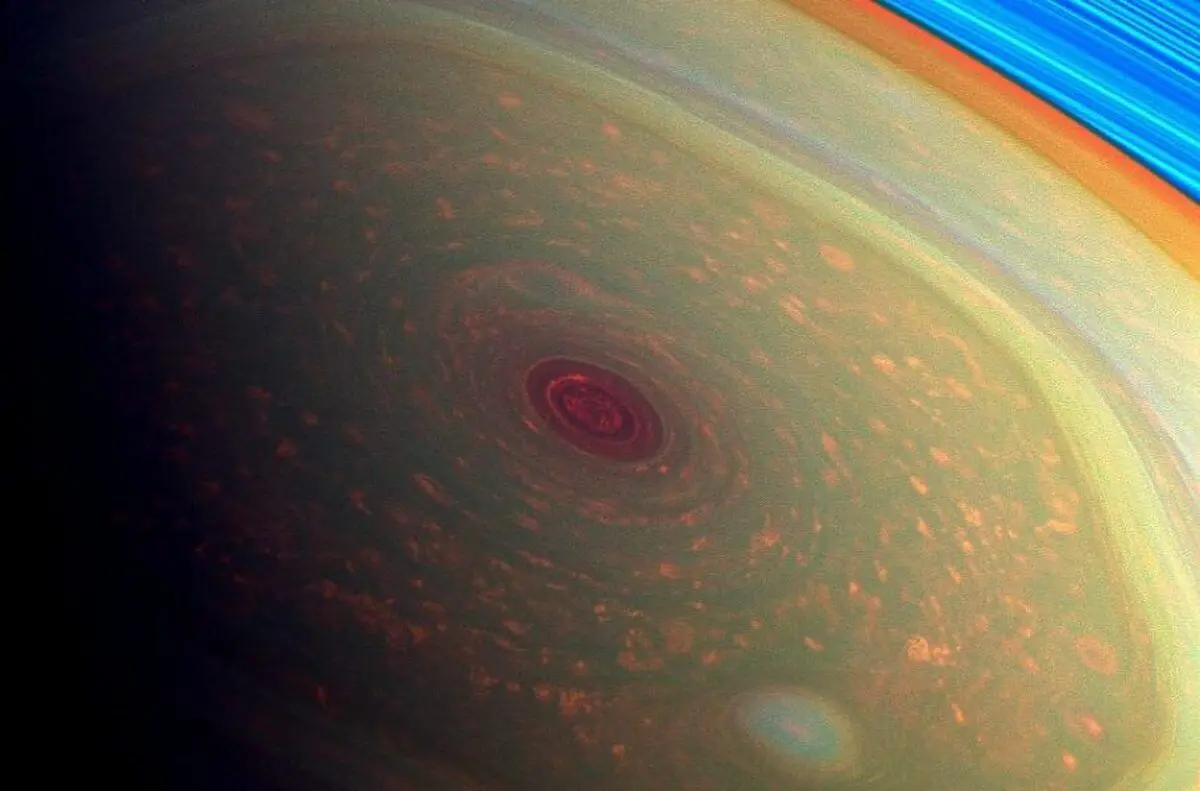 (تصویر) ناسا شش ضلعی شمال زحل را شکار کرد