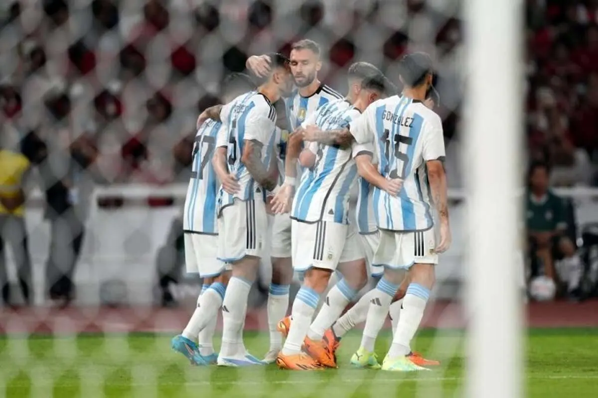 برد دو گله آرژانتین بدون مسی در اندونزی