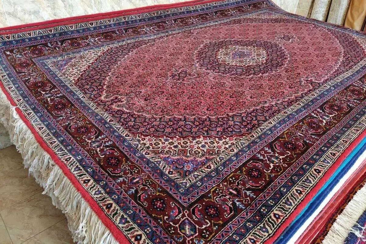 یک کارگر چند ماه حقوقش را پسانداز کند تا یک فرش ۶ متری بخرد؟