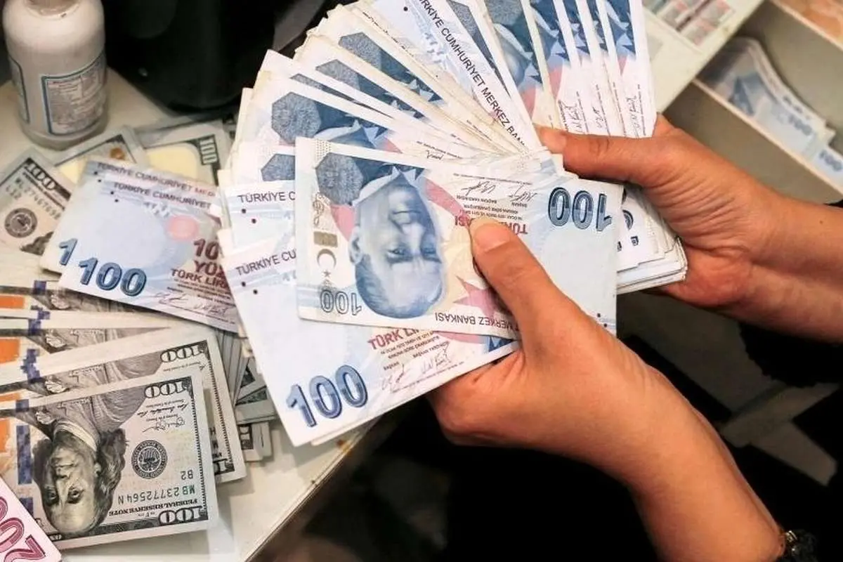 تضعیف لیر ادامه مییابد