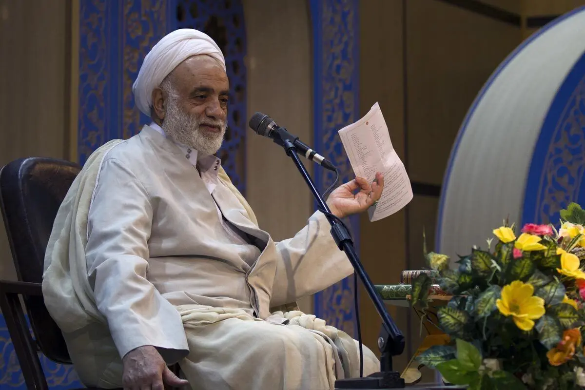 انتقاد تند روزنامه جمهوری اسلامی از قرائتی: برای نماز خوان کردن مردم از بیت‌المال، بودجه می‌خواهید؟