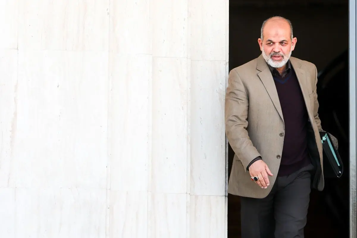 خودشیفتگی مجلس برابر دولت، کار دست نمایندگان داد