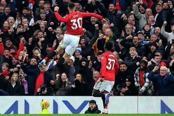 ببینید؛ خلاصه بازی منچستریونایتد 3 - فولام 2