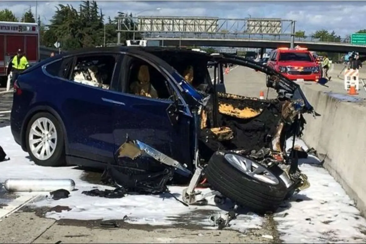 (ویدیو) عاقبت تلخ برخورد با ماشین‌های آمریکایی!