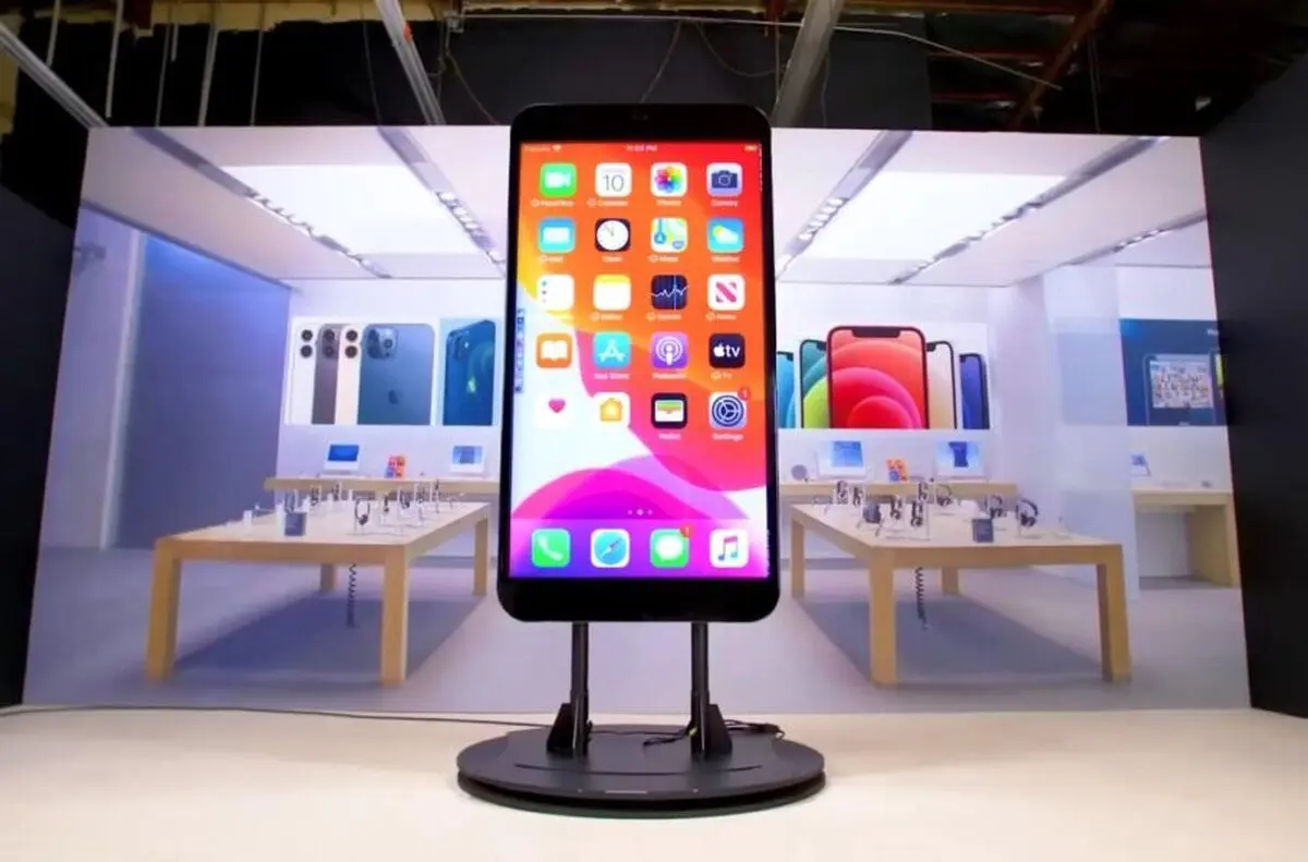 (ویدئو) فراتر از پرو مکس؛ بزرگ‌ترین آیفون جهان با ارتفاع ۲ متر ساخته شد!