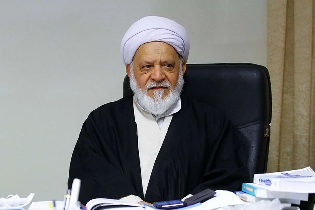 عضو مجمع: رئیسی طبق برنامه عمل کرده؛ جوجه را آخر پاییز می‌شمارند!/ علت اصلی تورم انتظار تورمی مردم است