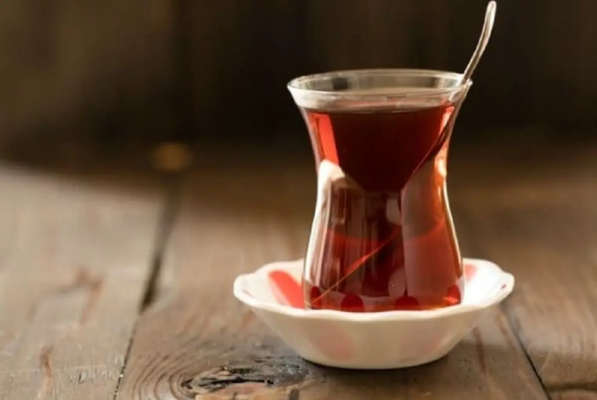 چرا نباید چای پررنگ بخوریم؟