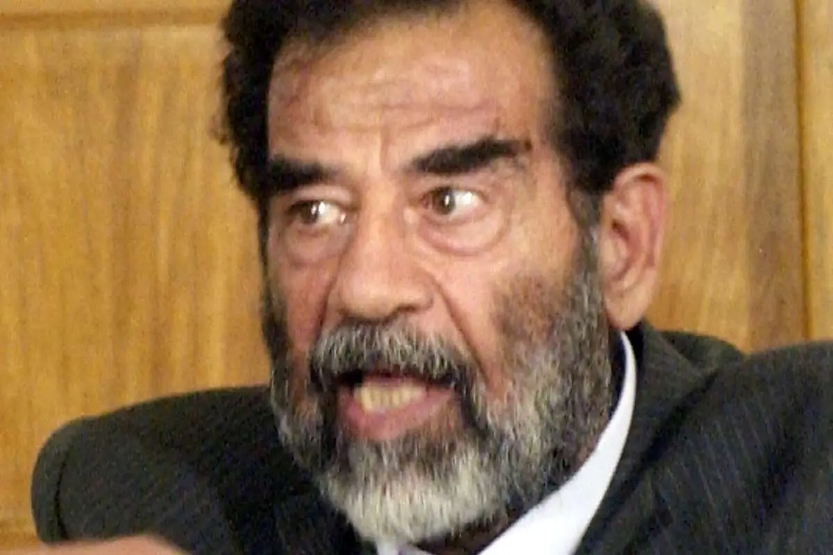 تصویری نادر از صدام حسین لحظاتی قبل از اعدام