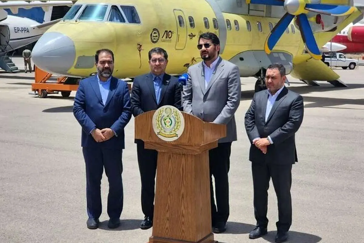 هواپیمای ایرانی «سیمرغ» پرواز کرد