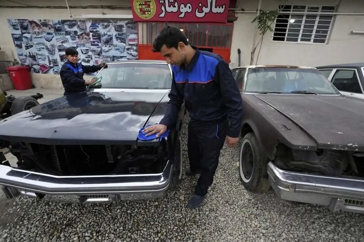 (تصاویر) گزارش آسوشیتد پرس از بازسازی کادیلاکهای کلاسیک در ایران