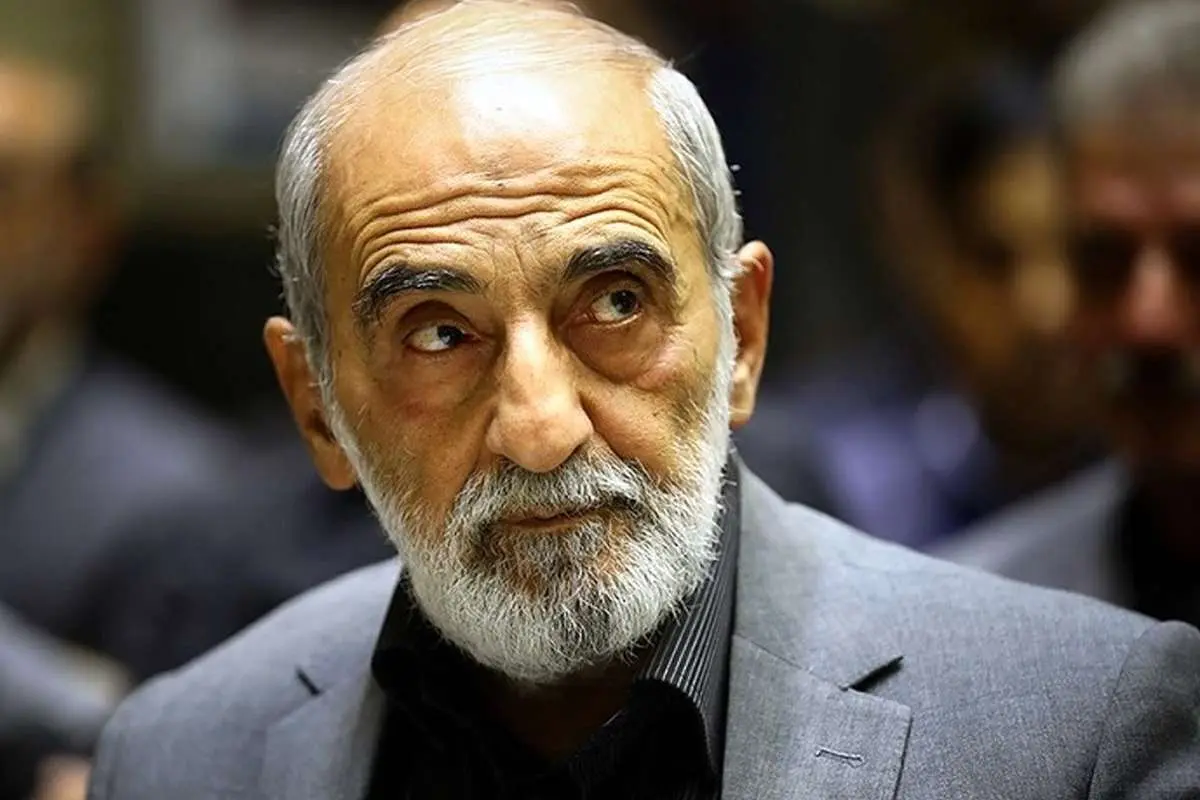 شریعتمداری: تلاش دشمن در اقلیت نشان دادن نیروهای انقلاب است