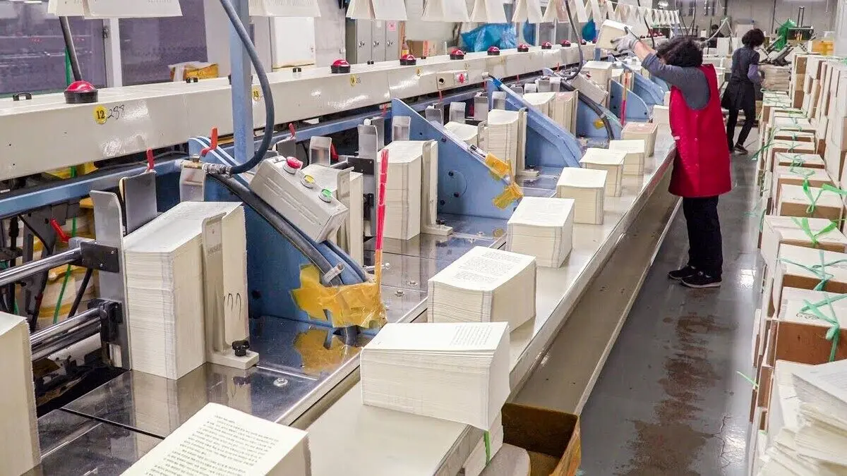 (ویدئو) ببینید دفتر‌های چینی که می‌خرید چطور ساخته می‌شوند