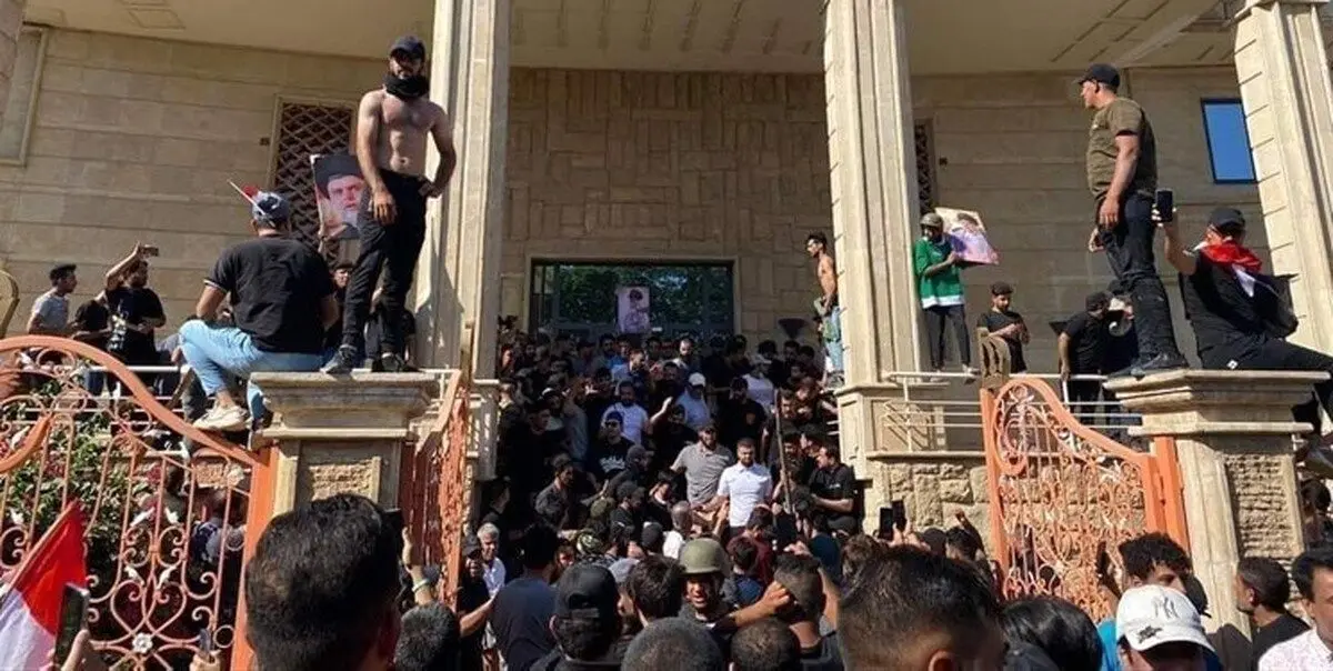 (ویدئو) اشغال سفارت سوئد در بغداد در اعتراض به هتک قرآن