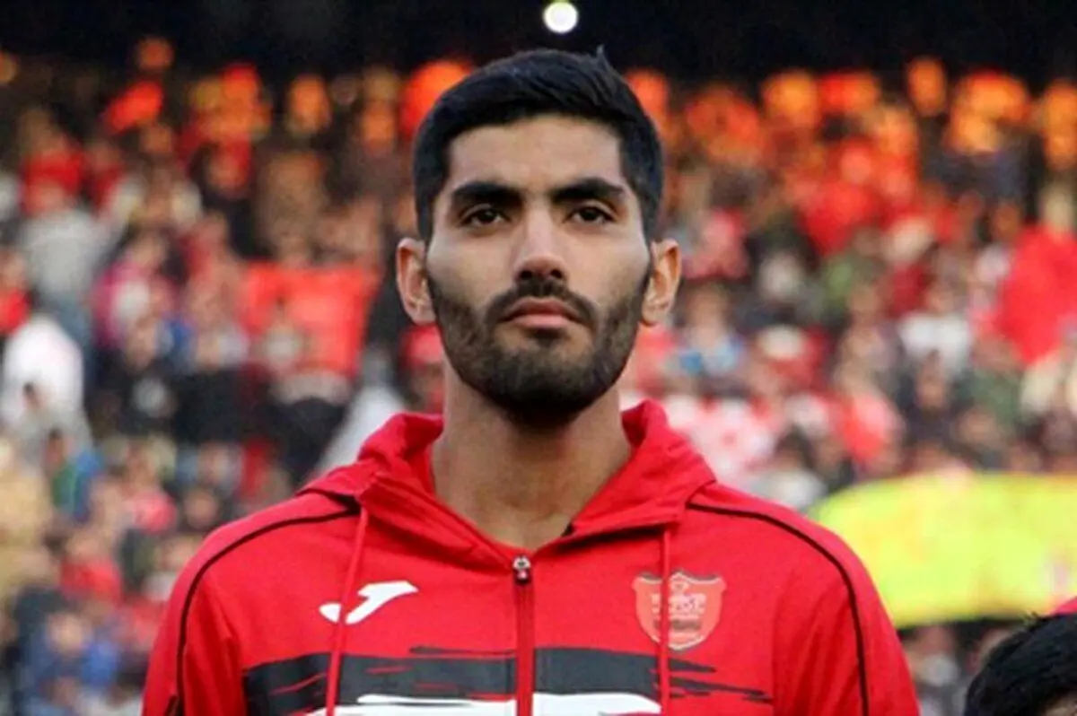 (ویدئو) اذان گفتن بازیکن سابق پرسپولیس در ورزشگاه امام رضا(ع)