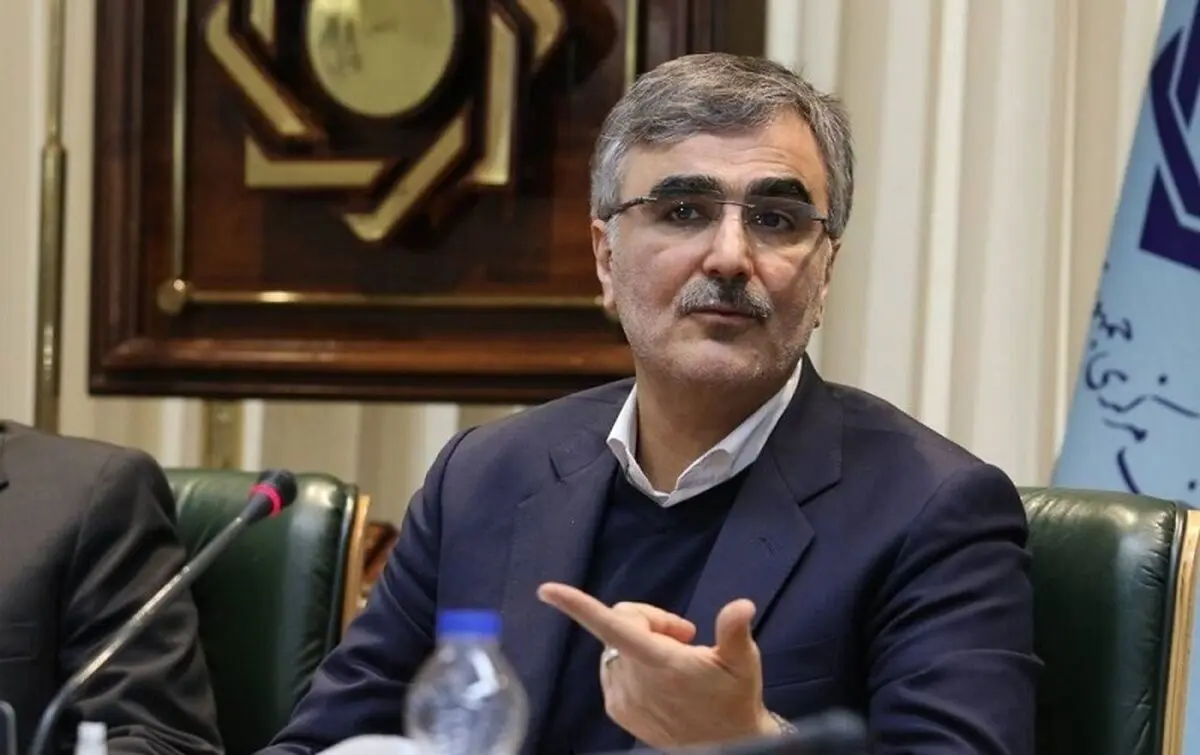 رئیس بانک مرکزی: هیچ بانکی حق ندارد برای اعطای تسهیلات خرد، بیشتر از یک ضامن طلب کند