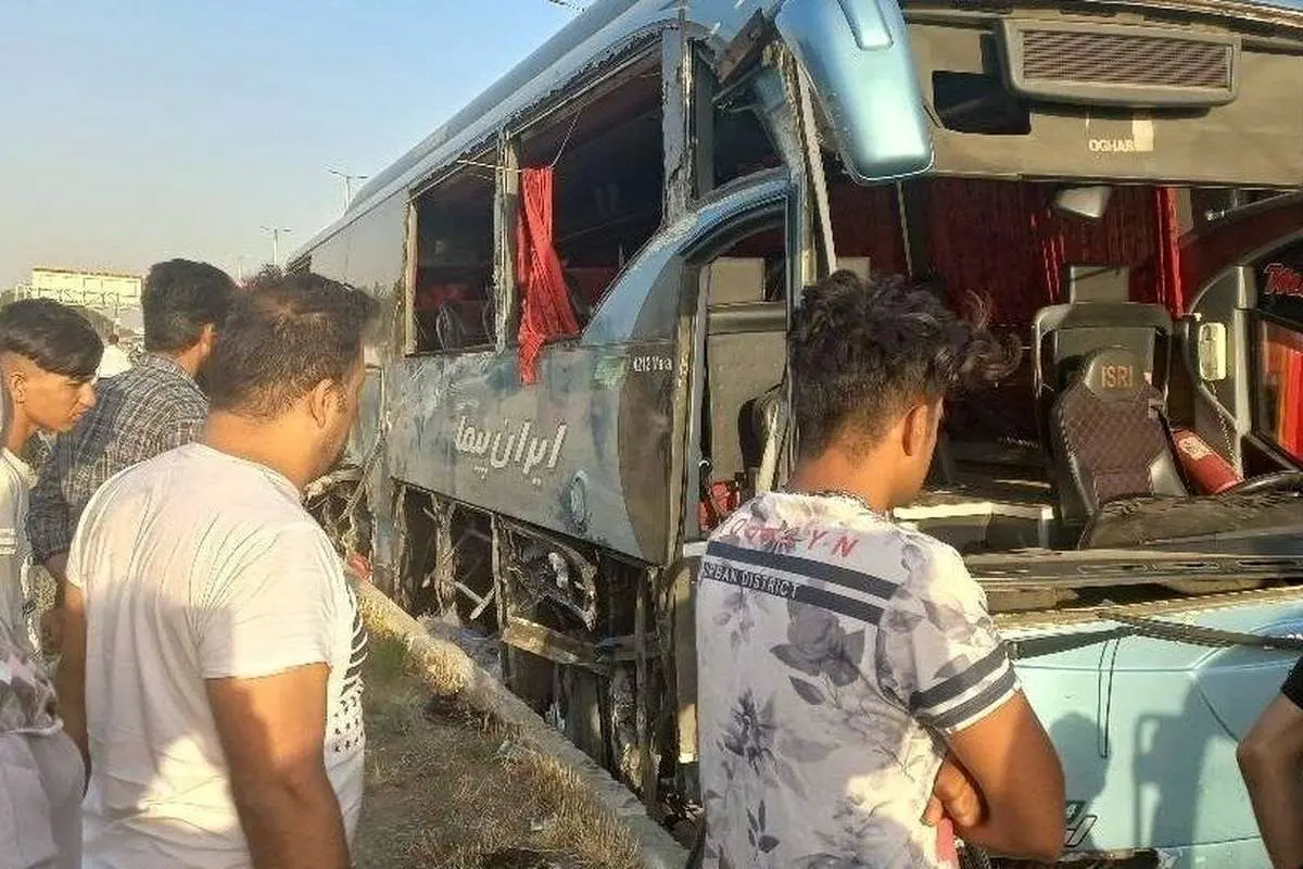 واژگونی یک دستگاه اتوبوس در جاده تهران - قم / ۲ نفر کشته و ۱۸ تن مصدوم شدند