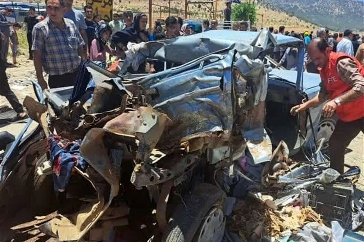 (تصاویر) تصادف وحشتناک تریلی با ۱۴خودرو در محور یاسوج ـ شیراز