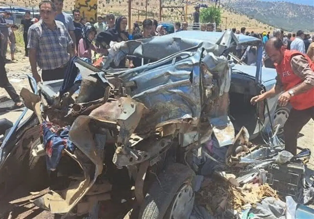 (تصاویر) تصادف وحشتناک تریلی با ۱۴خودرو در محور یاسوج ـ شیراز‌