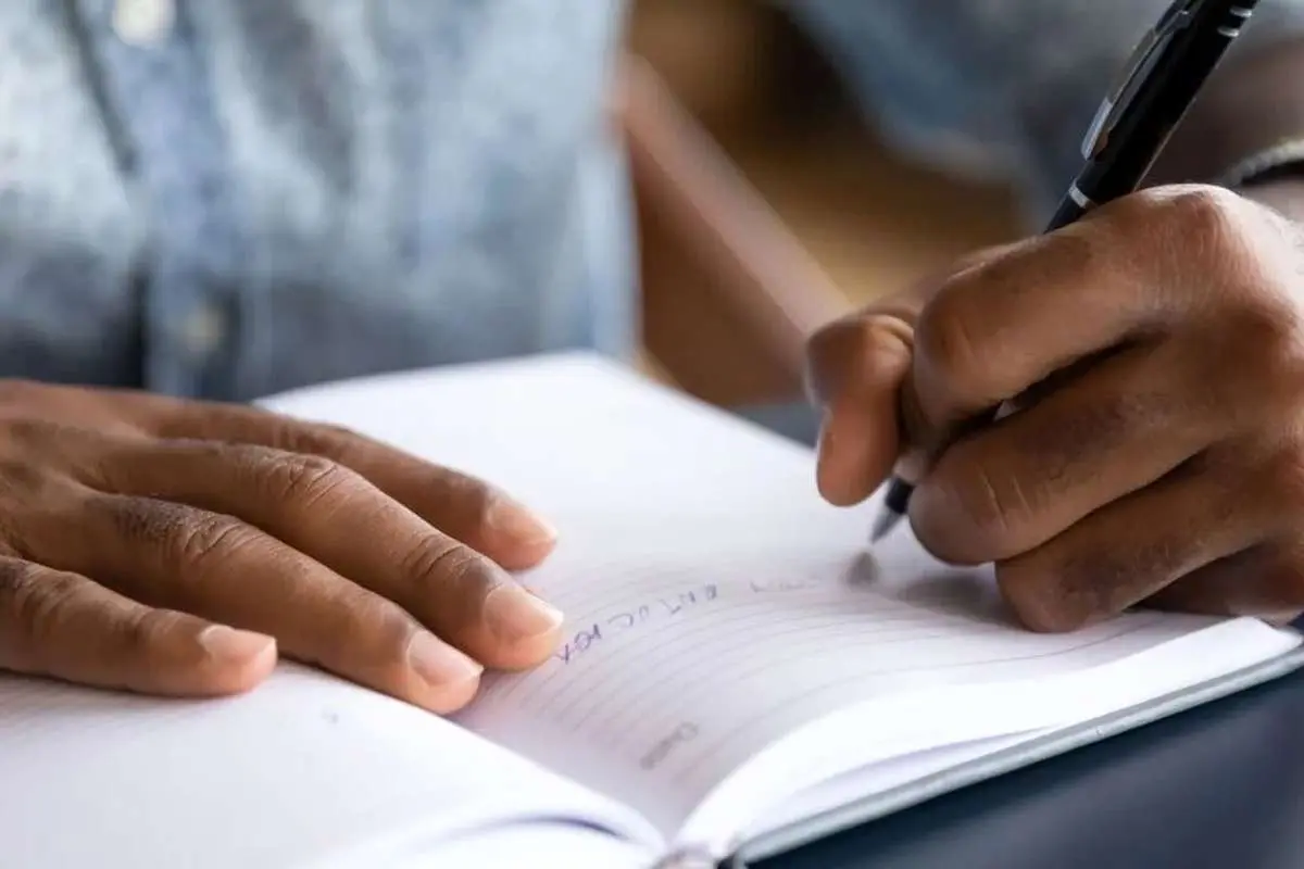 ۵ راه برای ترمیم دوستی یا ترک آن در صورت سمی بودن