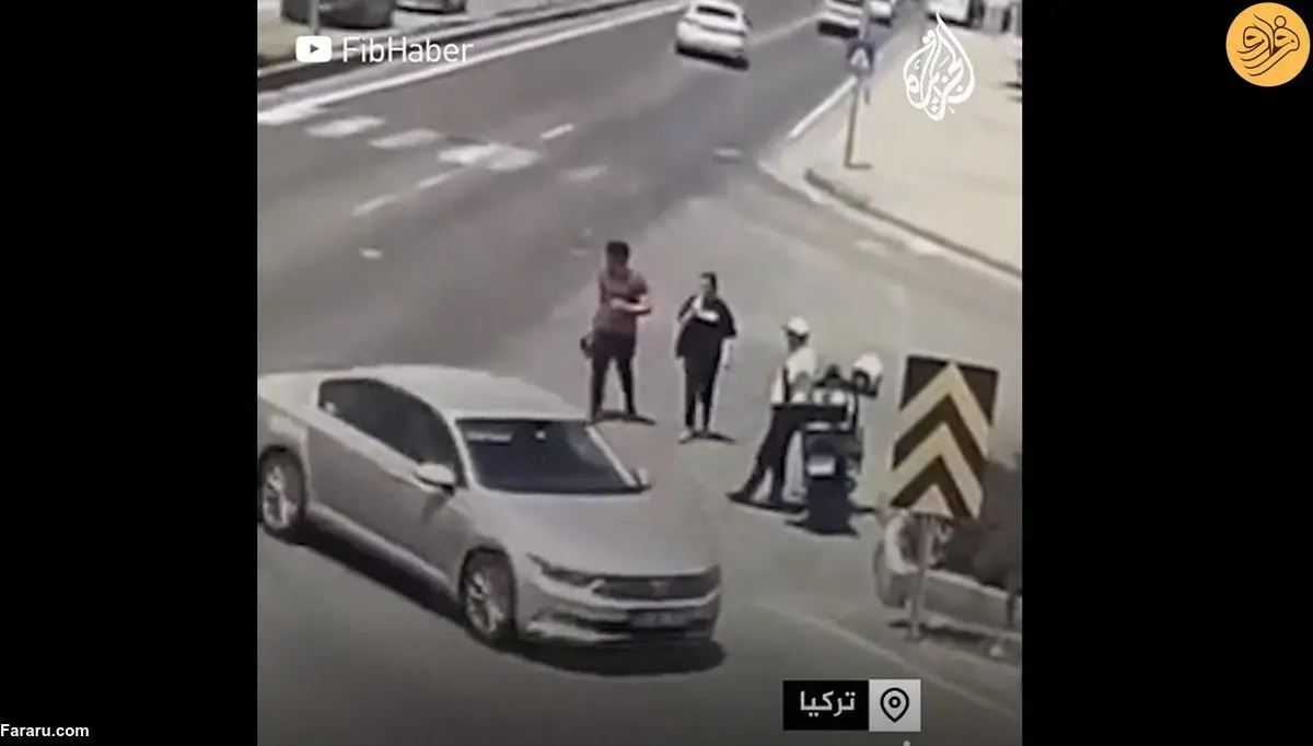 (ویدئو) پلیس جان یک دختر حواس‌پرت را نجات داد