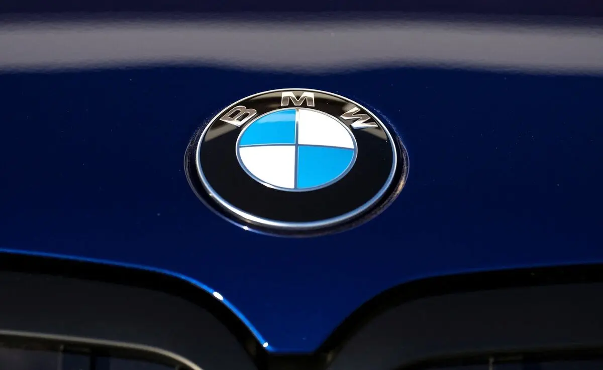 (ویدئو) ساخت ماکت BMW مدل ۲۰۰۲ با جزئیاتی خیره‌کننده