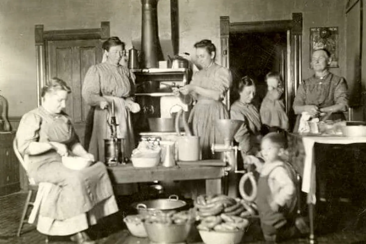 تاریخچه تولید سوسیس و کالباس از یونان تا یافت‌آباد تهران