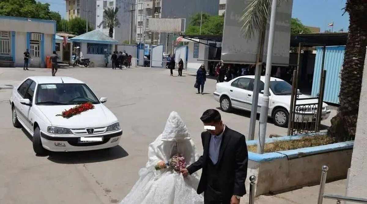 (تصویر) دانشجو با لباس عروس سر جلسه امتحان