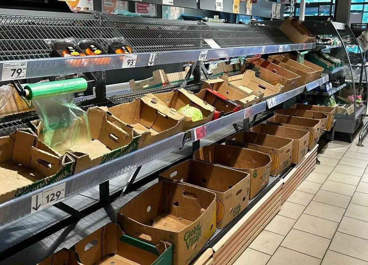 (ویدئو)  بحران در روسیه؛ خالی شدن فروشگاه‌های مواد غذایی و تخلیه اماکن
