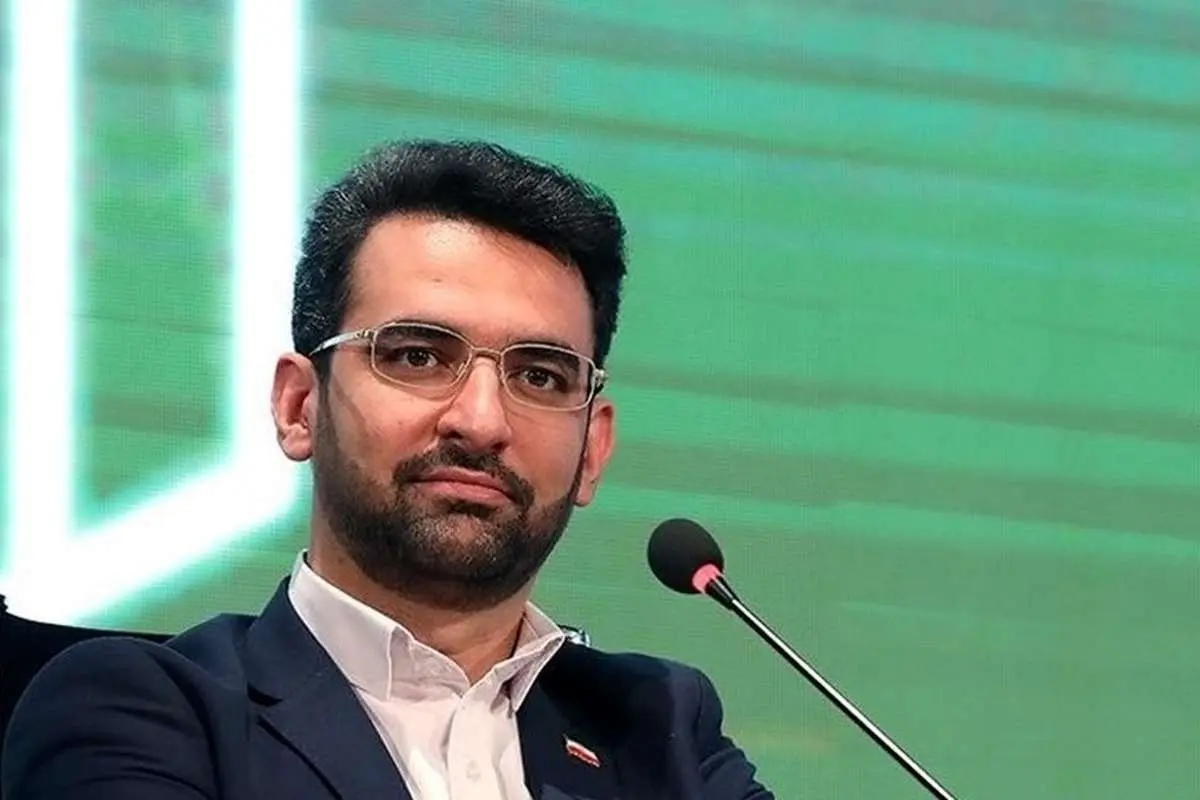 عکسی از پوشش متفاوت وزیر جوان روحانی در عربستان